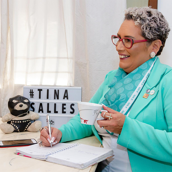 Aprendendo a fazer Chá de Lingerie com Tina Salles